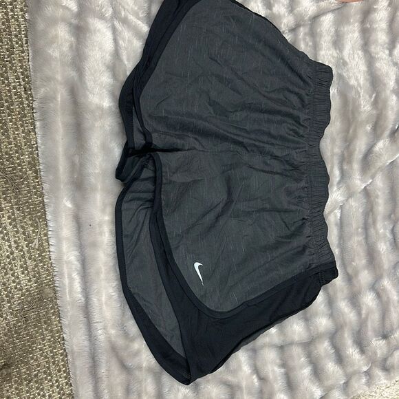 Nike Women's Tempo Running Shorts - Black‎ Size L - Picture 1 of 2